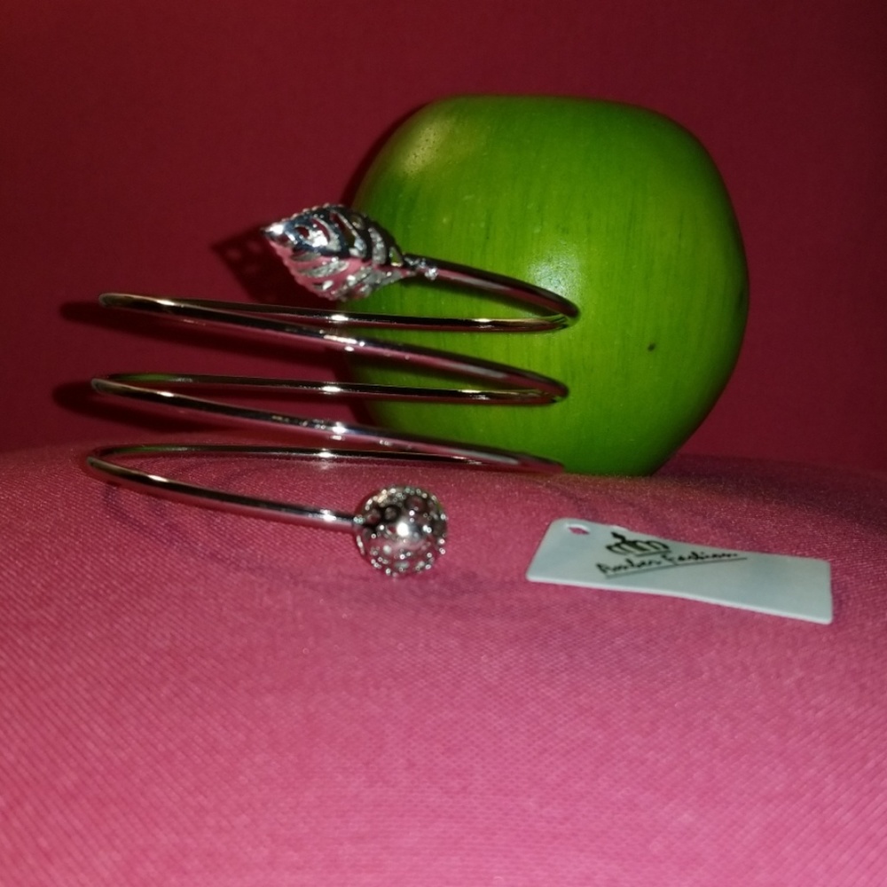 18k Plated Leaf & Ball Wrap Cuff in Silver & White